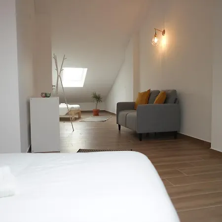 Lemon Tree House * Ferrel (Leiria)
